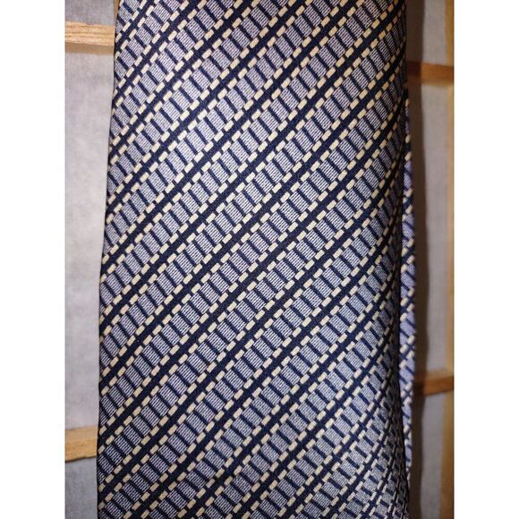 Perry Ellis Geometric Silk Tie - Picture 5 of 8